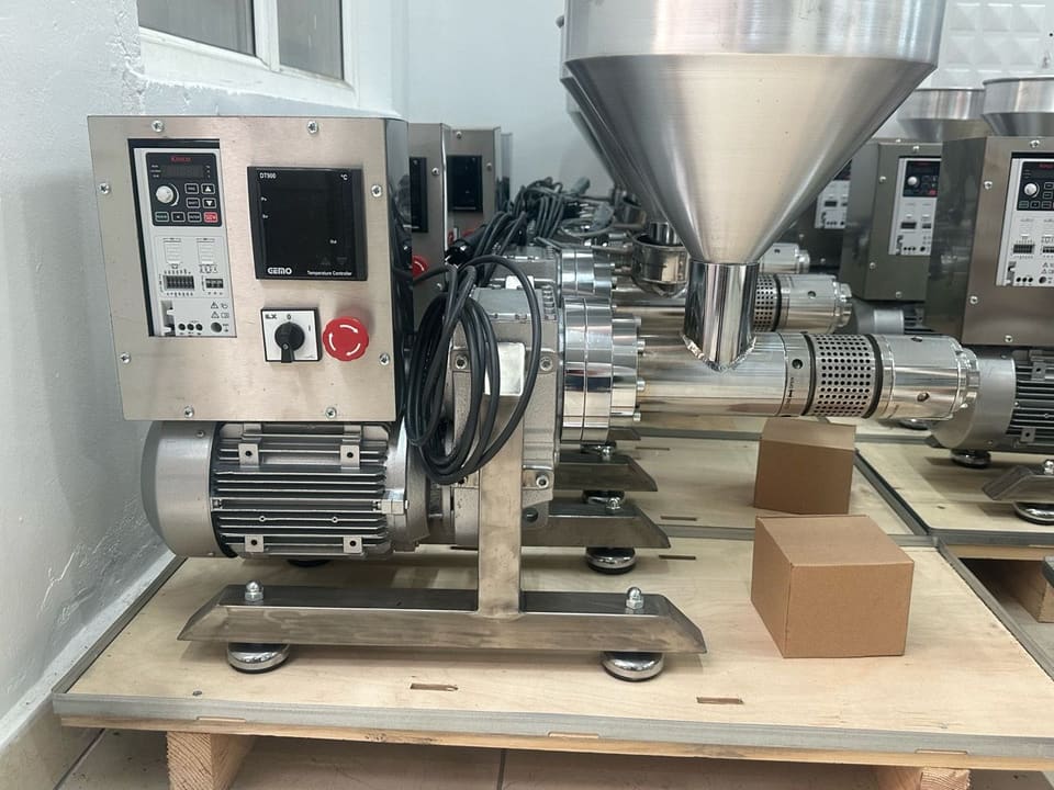 ColdSeedPress cold oil press machine with integrated control panel